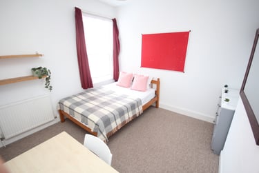 5 bed house, Fawcett Road (Popular Student Road), University of portsmouth, Portsmouth, PO40DP - Image 3