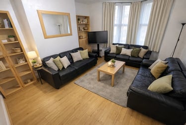 7 bed house, Ebberston Terrace, Hyde park, Leeds, LS61AU - Image 1