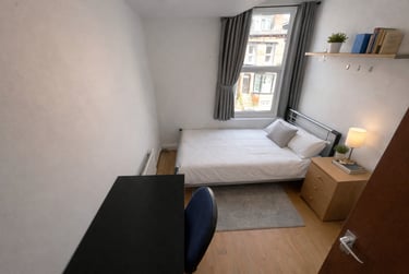 7 bed house, Ebberston Terrace, Hyde park, Leeds, LS61AU - Image 5