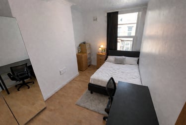 7 bed house, Ebberston Terrace, Hyde park, Leeds, LS61AU - Image 6