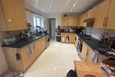 5 bed house, Moy Road, Plasnewydd, Cardiff, CF244TF - Image 1