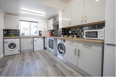 6 bed house, Bedford Street, West End, Lincoln, LN11NA - Image 1