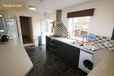 5 bed house, Lodge Road, Inner Avenue, Southampton, SO146RH - Image 1