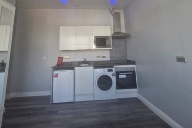 1 bed studio, Brearley Street, Aston, Birmingham, B193XJ - Image 3
