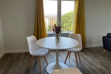 2 bed flat, Olympian Court, Layerthorpe, York, YO103UA - Image 3