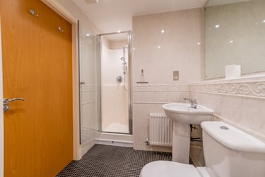 2 bed flat, Olympian Court, Layerthorpe, York, YO103UA - Image 9