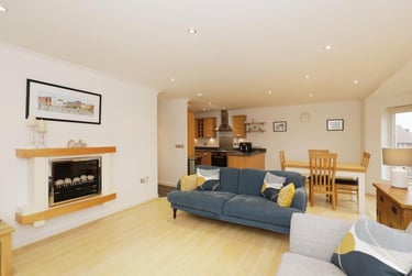 2 bed flat, Olympian Court, Layerthorpe, York, YO103UE - Image 8