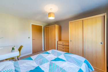 2 bed flat, Olympian Court, Layerthorpe, York, YO103UA - Image 6