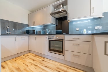 2 bed flat, Olympian Court, Layerthorpe, York, YO103UA - Image 2
