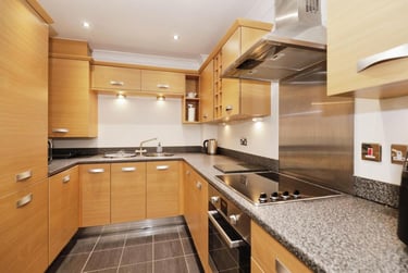 2 bed flat, Olympian Court, Layerthorpe, York, YO103UE - Image 3