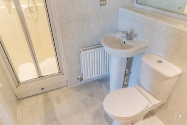 2 bed flat, Olympian Court, Layerthorpe, York, YO103UA - Image 9