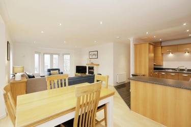2 bed flat, Olympian Court, Layerthorpe, York, YO103UE - Image 10
