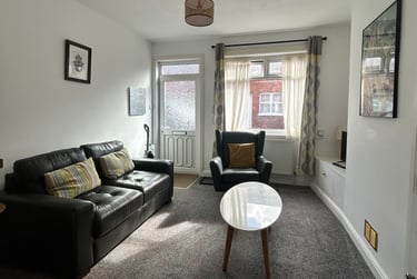 2 bed house, Isca Road, City Centre, Exeter, EX28BQ - Image 1