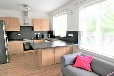 3 bed flat, Daisy Bank Road, Victoria Park, Manchester, M145GL - Image 1