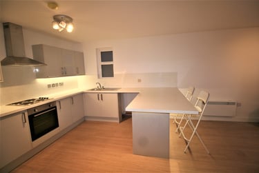 2 bed flat, Hadfield Close, Victoria Park, Manchester, M145LY - Image 1