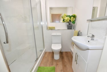 2 bed flat, Hadfield Close, Victoria Park, Manchester, M145LY - Image 12