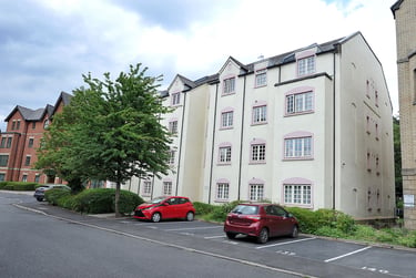 2 bed flat, Hadfield Close, Victoria Park, Manchester, M145LY - Image 2