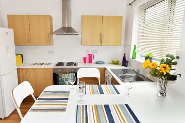 3 bed flat, Daisy Bank Road, Victoria Park, Manchester, M145GL - Image 2