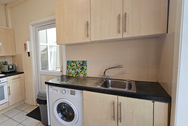 5 bed house, Newport Street, Lewes road, Brighton, BN23HL - Image 3