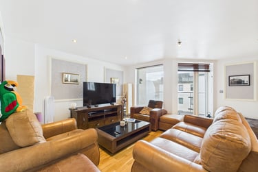 2 bed house, West Street, City Centre, Brighton, BN12RP - Image 1