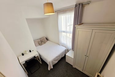 7 bed house, Fishponds Road, Fishponds, Bristol, BS163XA - Image 2