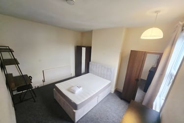 7 bed house, Fishponds Road, Fishponds, Bristol, BS163XA - Image 1