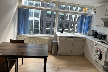 2 bed flat, St. Giles High Street, West End, London, WC2H8LW - Image 2