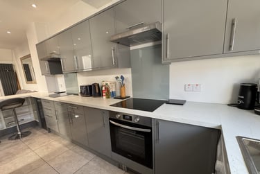 6 bed house, Talworth Street, Plasnewydd, Cardiff, CF243EH - Image 3