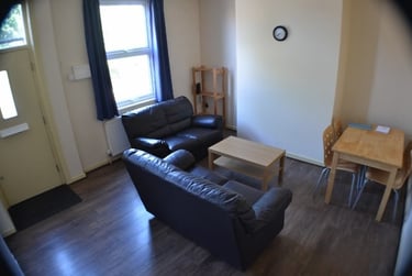3 bed house, Winfield Place, Woodhouse, Leeds, LS29BE - Image 2