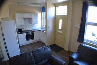3 bed house, Winfield Place, Woodhouse, Leeds, LS29BE - Image 1