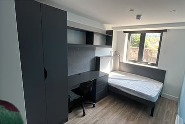 1 bed flat, Lower Bristol Road, Twerton, Bath, BA21FH - Image 3