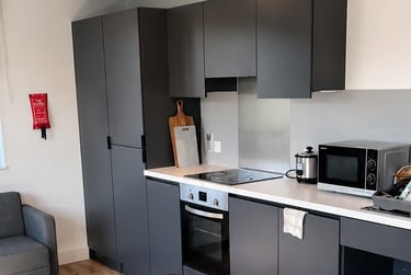 1 bed flat, Lower Bristol Road, Twerton, Bath, BA21FH - Image 9
