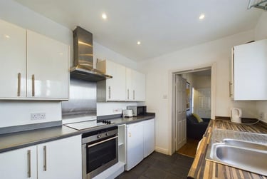 4 bed house, Bishopstone Road, City Centre, Gloucester, GL14BZ - Image 3
