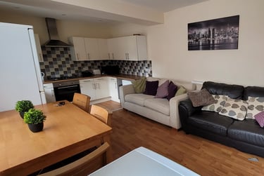 5 bed house, Semilong Road, Semilong, Northampton, NN26BT - Image 1