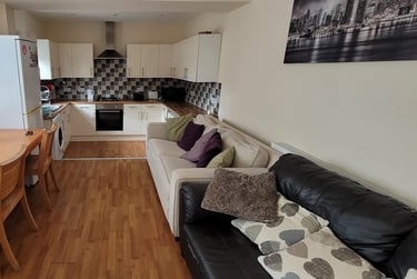 5 bed house, Semilong Road, Semilong, Northampton, NN26BT - Image 2