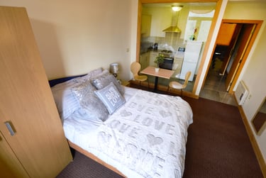 1 bed studio, West End House Legrams Lane, Manningham, Bradford, BD71NH - Image 1