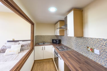 1 bed studio, Legrams Mill, Manningham, Bradford, BD71NH - Image 3