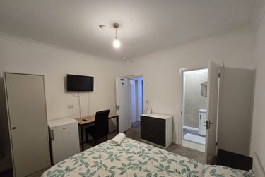1 bed house, Holdenhurst Road, Springbourne, Bournemouth, BH88AY - Image 4