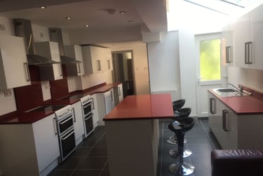 8 bed house, Dawlish Road, Selly Park, Birmingham, B297AR - Image 1