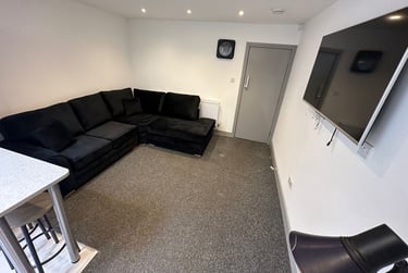 6 bed house, Exeter Road, Selly Park, Birmingham, B296EX - Image 3