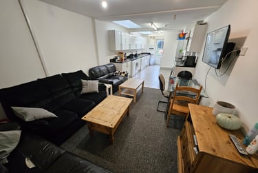 5 bed house, Exeter Road, Selly Park, Birmingham, B296EU - Image 2