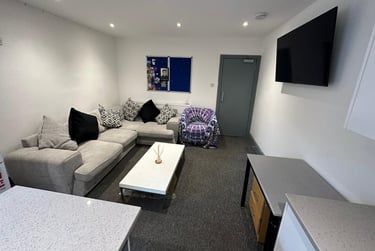6 bed house, Exeter Road, Selly Park, Birmingham, B296EU - Image 2
