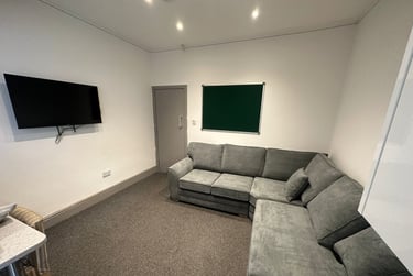 6 bed house, Exeter Road, Selly Park, Birmingham, B296EX - Image 2