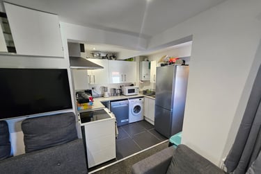 4 bed house, Bournbrook Road, Selly Park, Birmingham, B297BU - Image 2