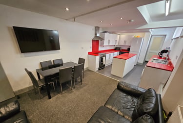 7 bed house, Hubert Road, Selly Park, Birmingham, B296ER - Image 1