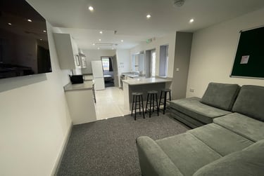 6 bed house, Exeter Road, Selly Park, Birmingham, B296EX - Image 1