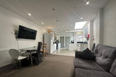 6 bed house, Arley Road, Selly Park, Birmingham, B297BQ - Image 1