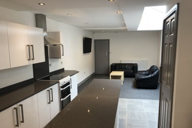 5 bed house, Heeley Road, Selly Park, Birmingham, B296EL - Image 2