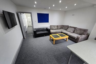 7 bed house, Bournbrook Road, Selly Park, Birmingham, B297BT - Image 2
