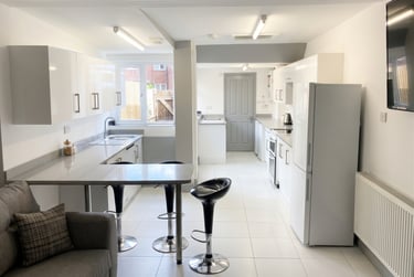 5 bed house, Harrow Road, Selly Park, Birmingham, B297DN - Image 1